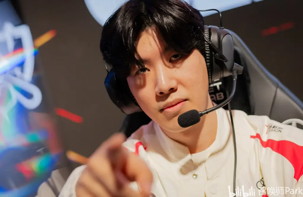 ayx爱游戏电竞-TheShy意外战胜瑞士队，出色防守引爆全场！赛场气氛高涨(theshy宣布暂别赛场)